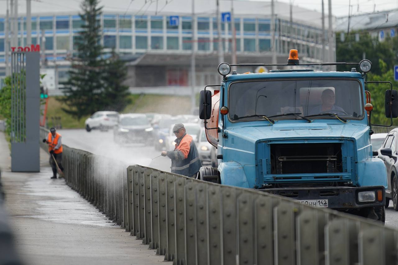В Кемерове приводят в порядок мостовые сооружения