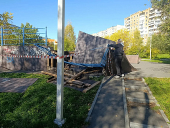 В сквере Новорожденных на ФПК выполняется ремонт скейт-площадки